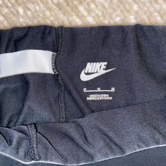 Nike leggings - Picture 2 of 2